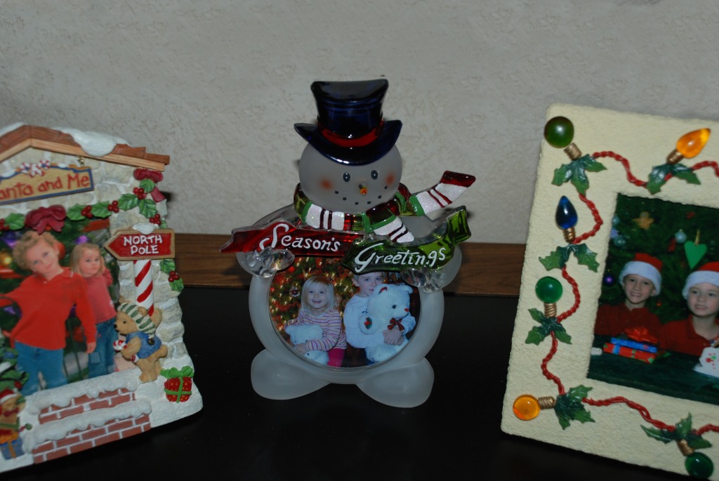 2013-12-14 09-38-29 Pre Christmas Decor.jpg